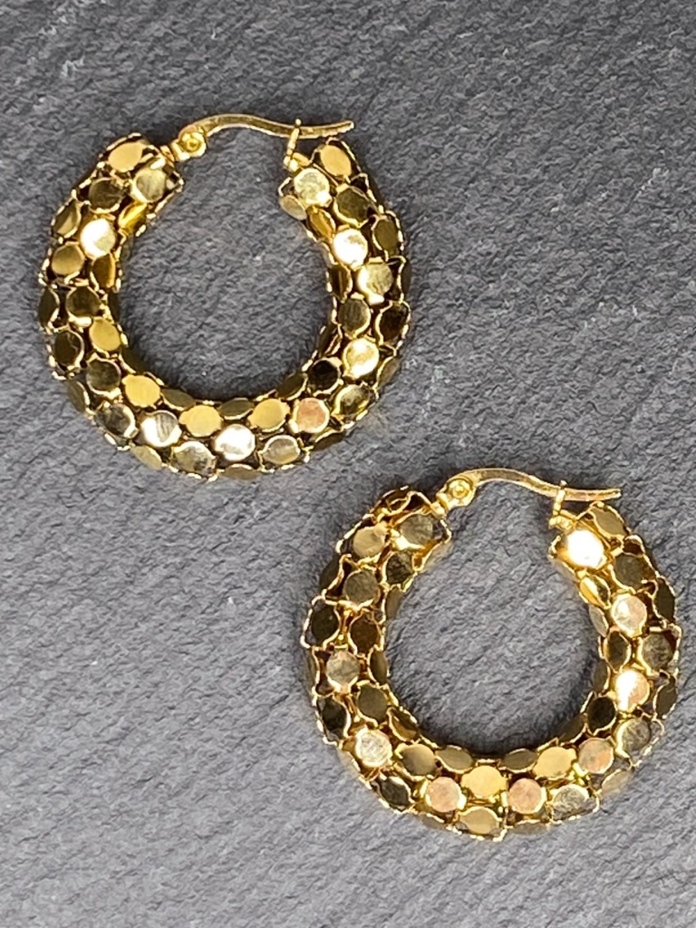 Gold Tone Metal Mesh Hoop Earrings Vintage 70s retro shiny sparkle party festive